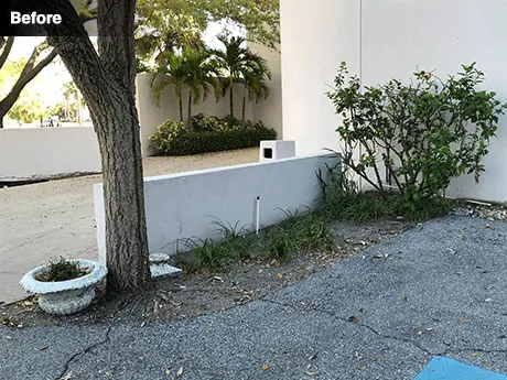 The front entrance of the Women&rsquo;s Resource Center before the work